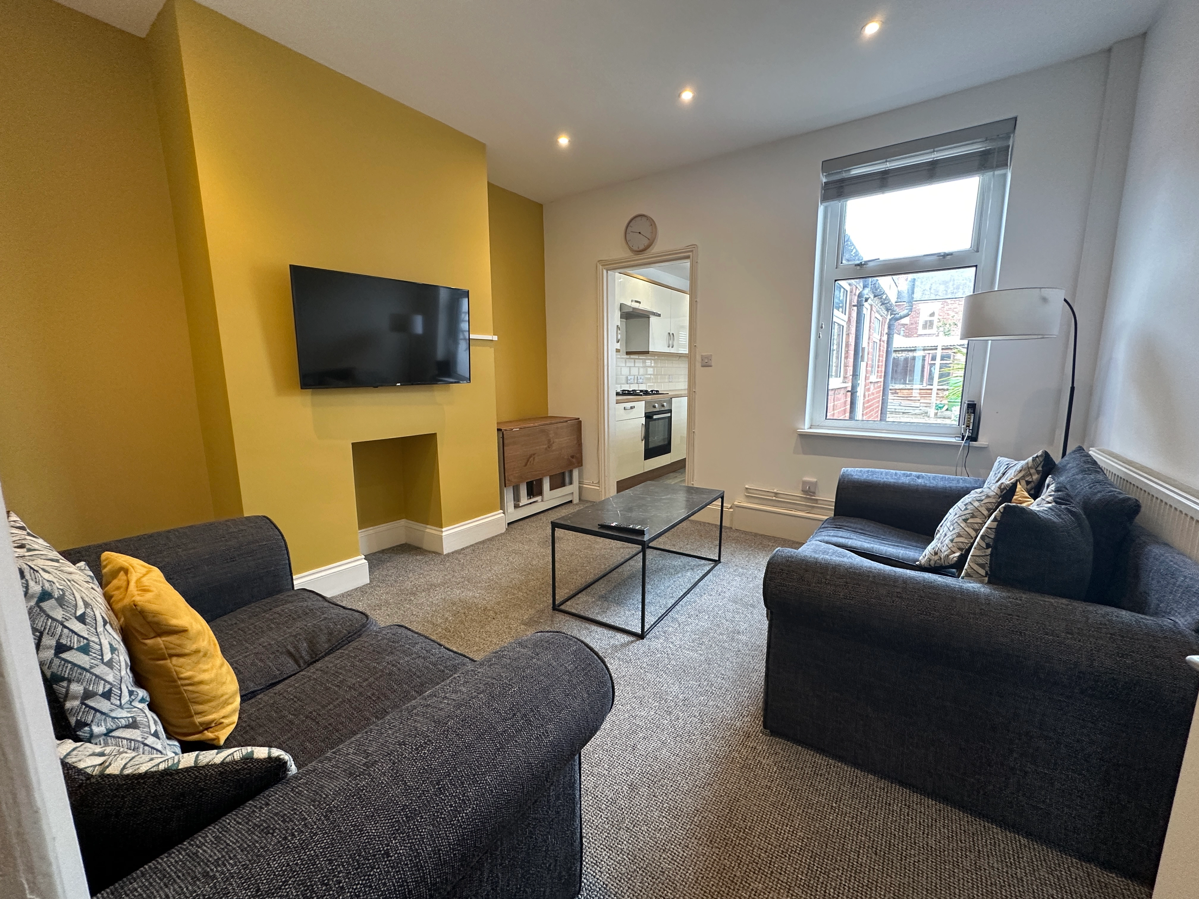 3 Bed House +Study - £120pppw - Image 1